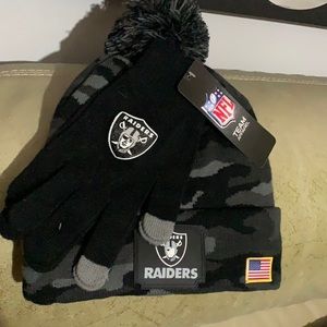 LV raiders winter hat  with gloves NWT
